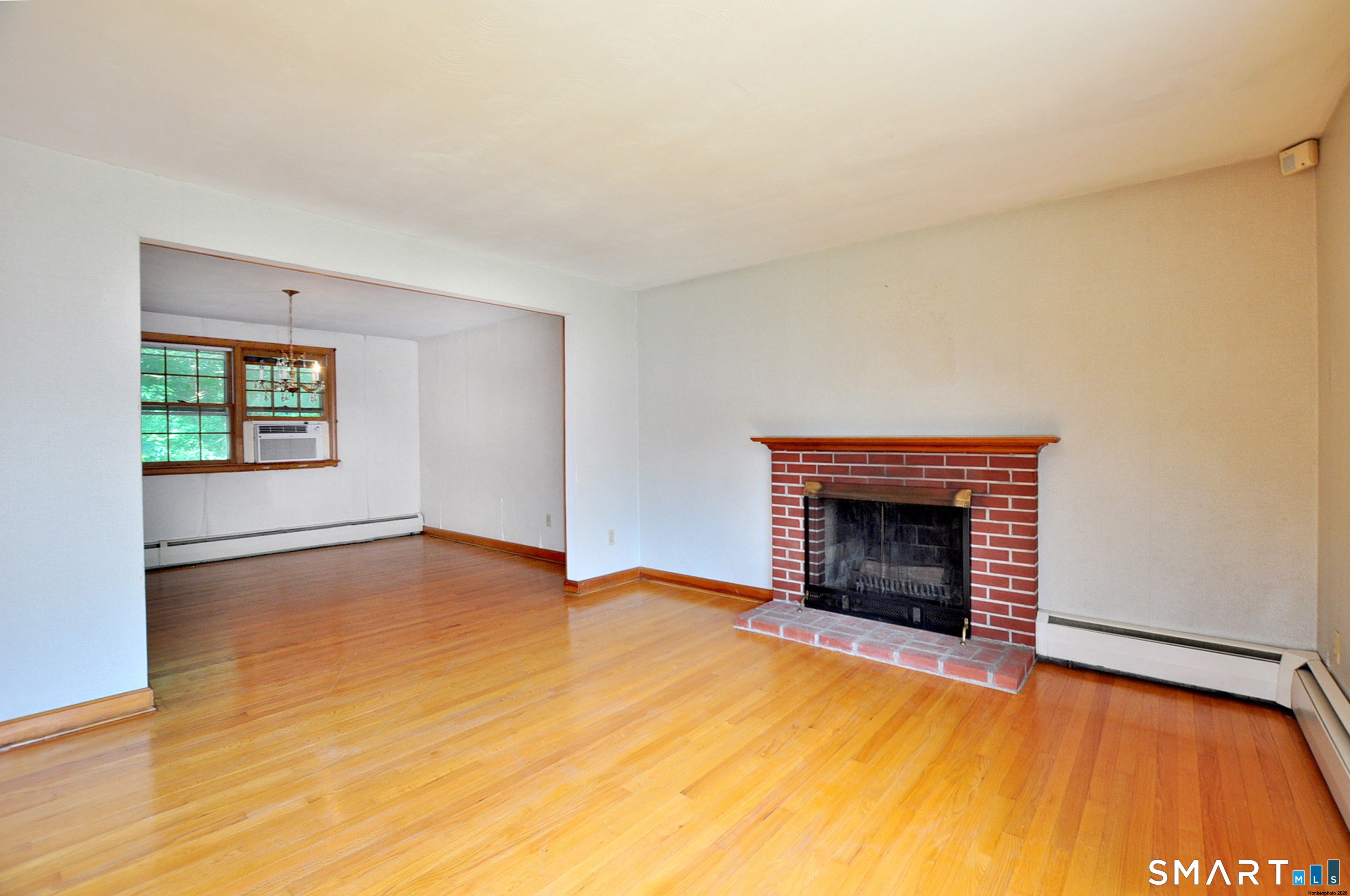 621 Kennedy Road Windsor, CT 06095 - Photo 5 of 28