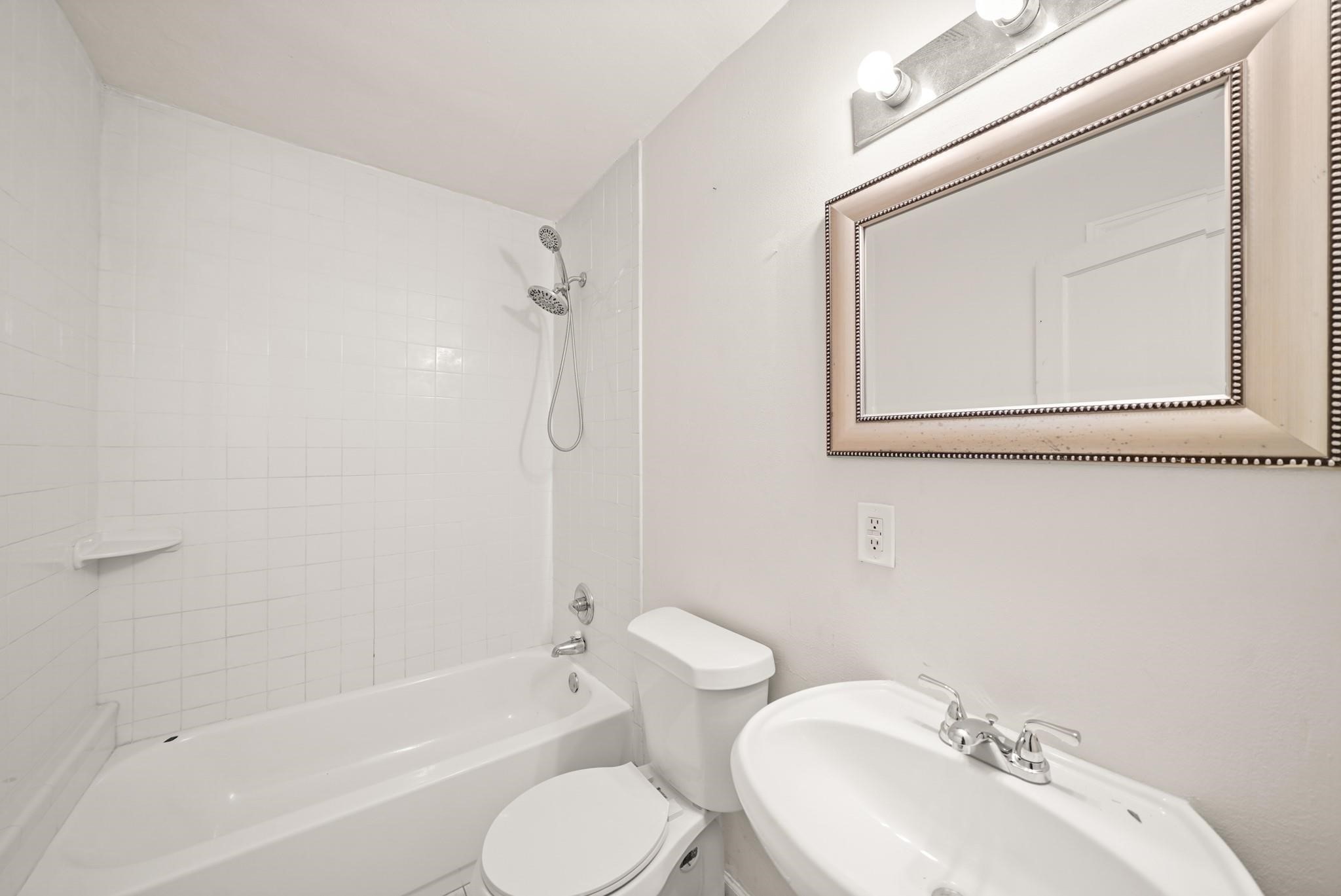 7502 Ley Road Houston, TX 77028 - Photo 15 of 24