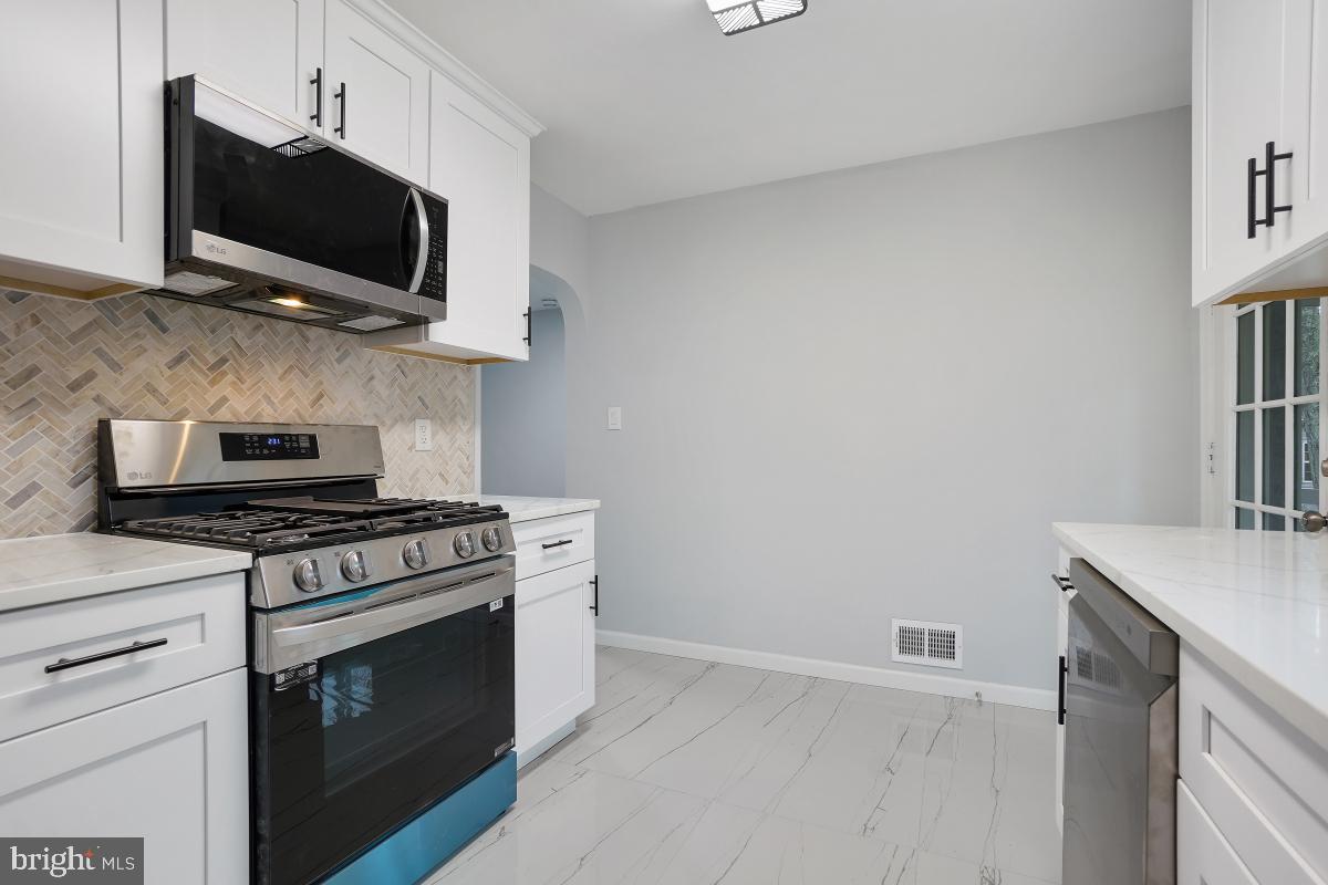 705 Woodsdale Road Catonsville, MD 21228 - Photo 11 of 45 Stainless Steel Appliances