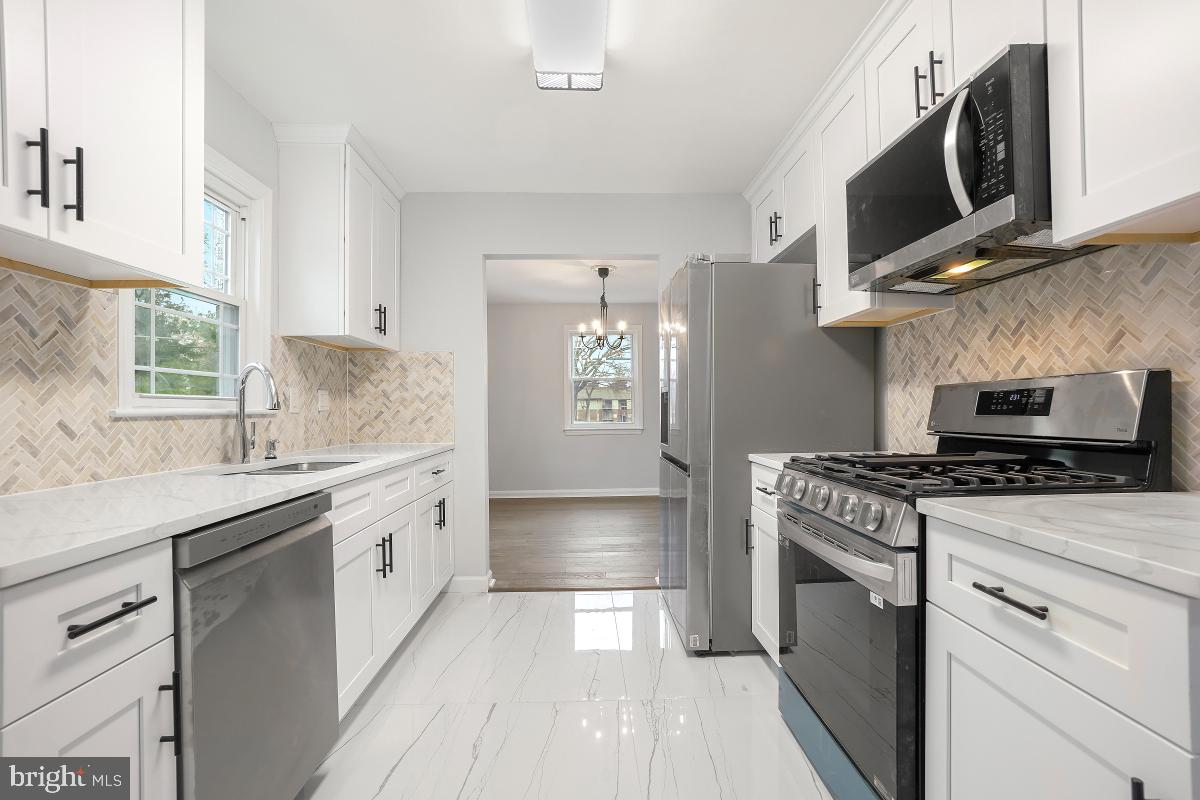 705 Woodsdale Road Catonsville, MD 21228 - Photo 12 of 45 Granite CounterTop