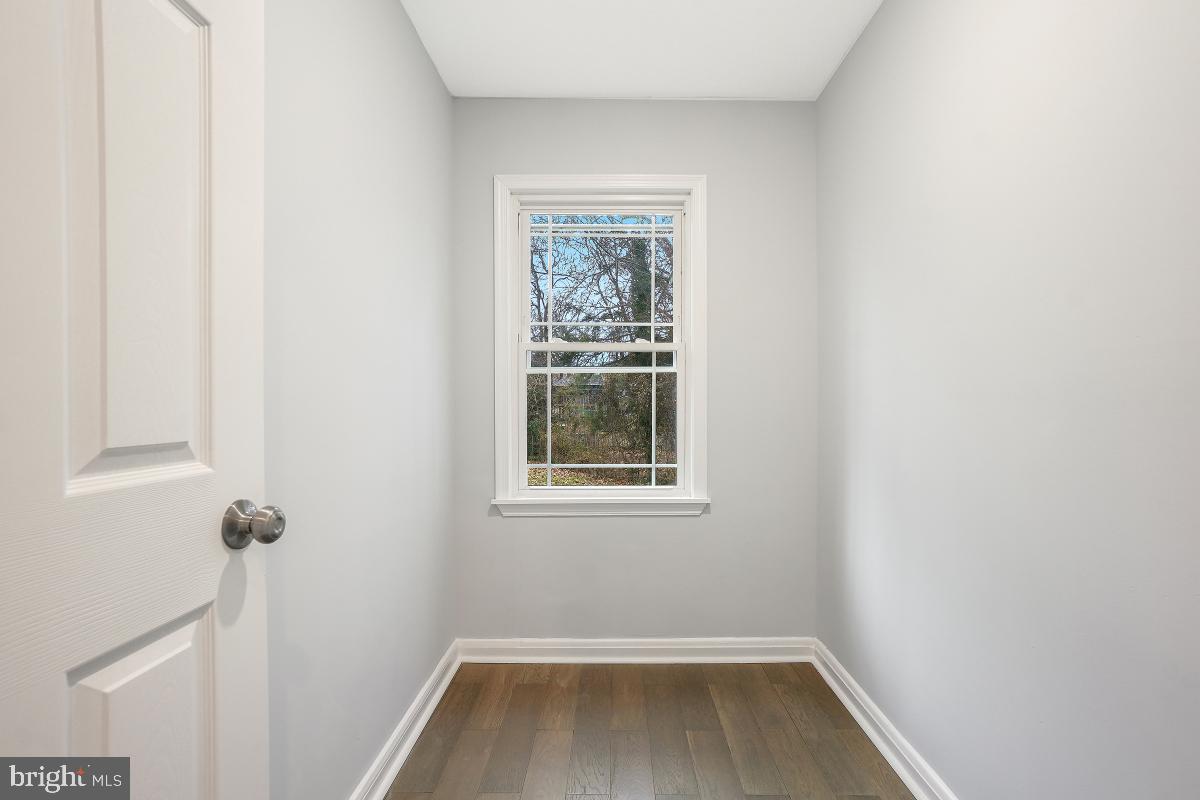705 Woodsdale Road Catonsville, MD 21228 - Photo 21 of 45 Walk In Closet
