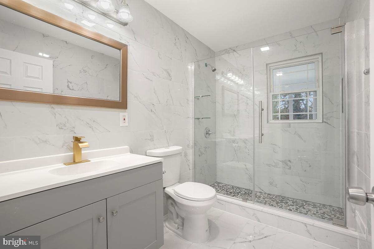 705 Woodsdale Road Catonsville, MD 21228 - Photo 24 of 45 Bathroom #2