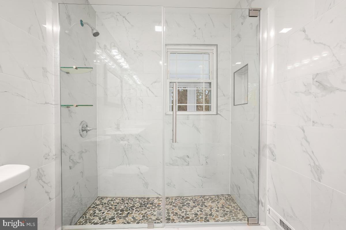 705 Woodsdale Road Catonsville, MD 21228 - Photo 25 of 45 Bathroom #2