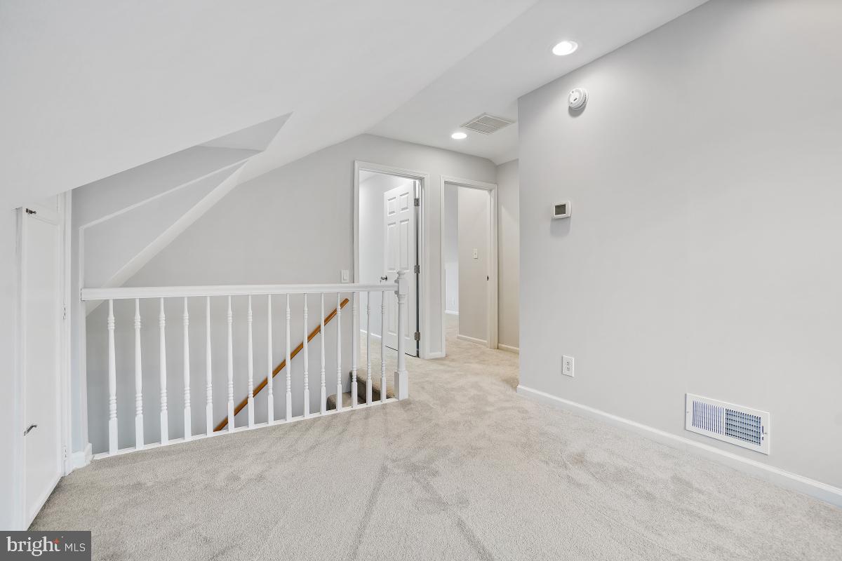 705 Woodsdale Road Catonsville, MD 21228 - Photo 26 of 45 Upper Level