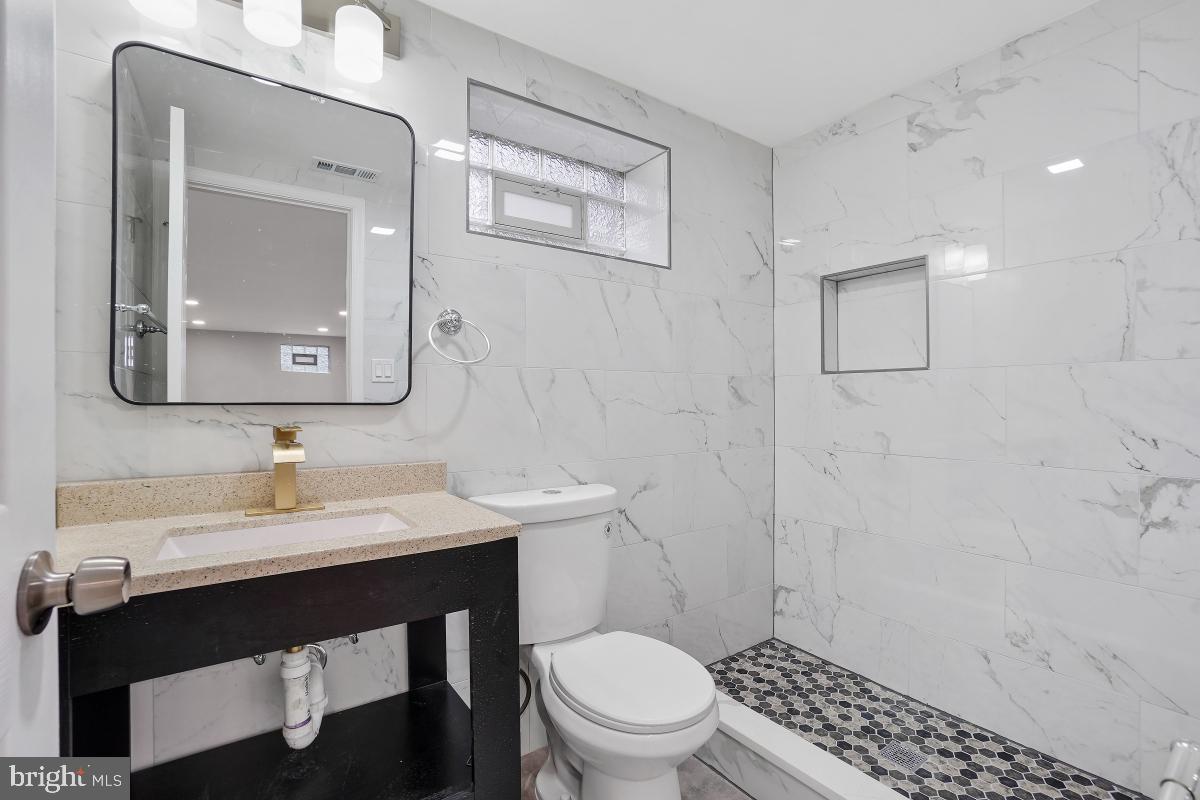 705 Woodsdale Road Catonsville, MD 21228 - Photo 38 of 45 Bathroom #4