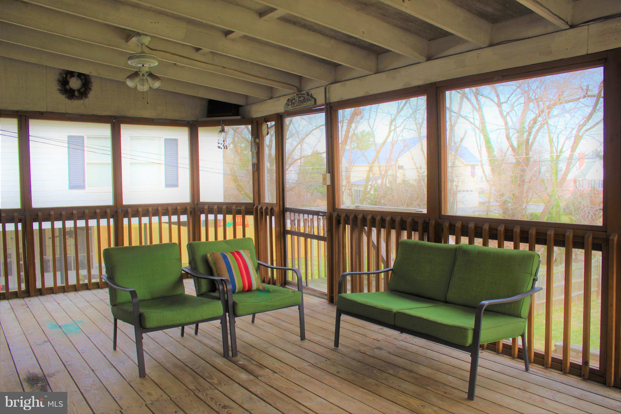5555 Ashbourne Road Baltimore, MD 21227 - Photo 24 of 29 Screened Deck