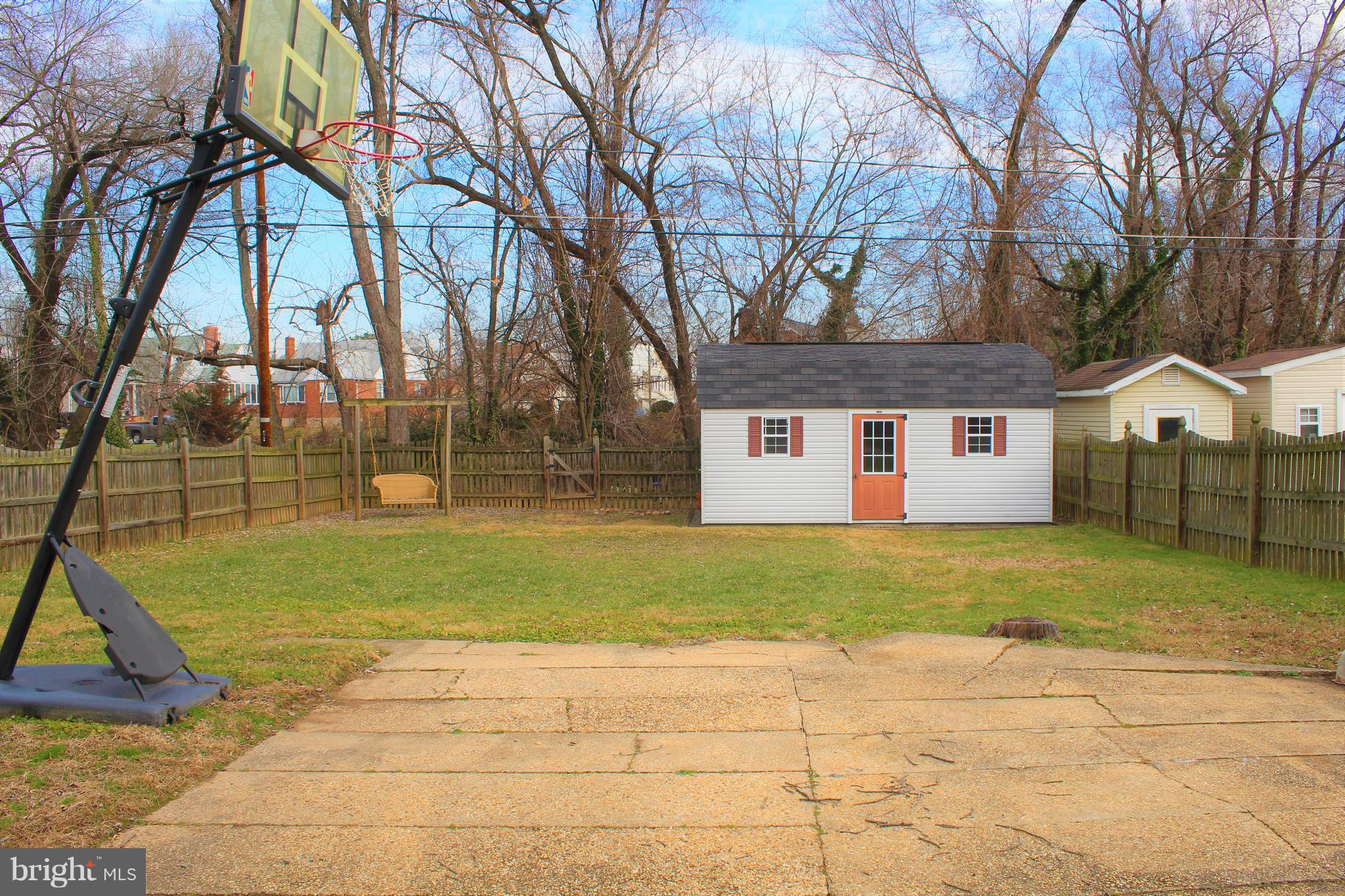 5555 Ashbourne Road Baltimore, MD 21227 - Photo 25 of 29 Back Yard