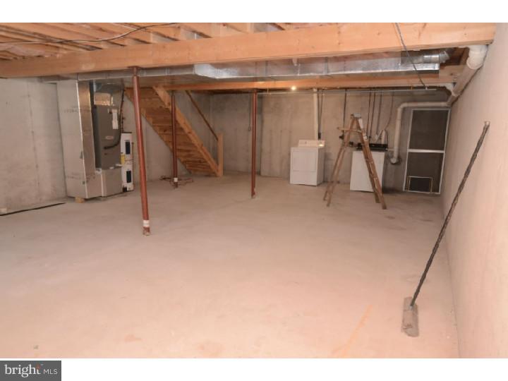 2804 Hampton Lane Reading, PA 19608 - Photo 17 of 19 Gallery Image 17