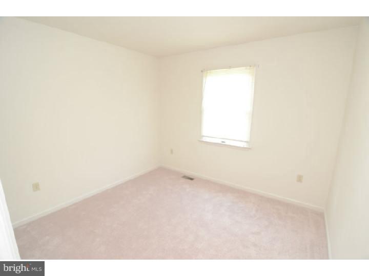 2804 Hampton Lane Reading, PA 19608 - Photo 9 of 19 Gallery Image 9