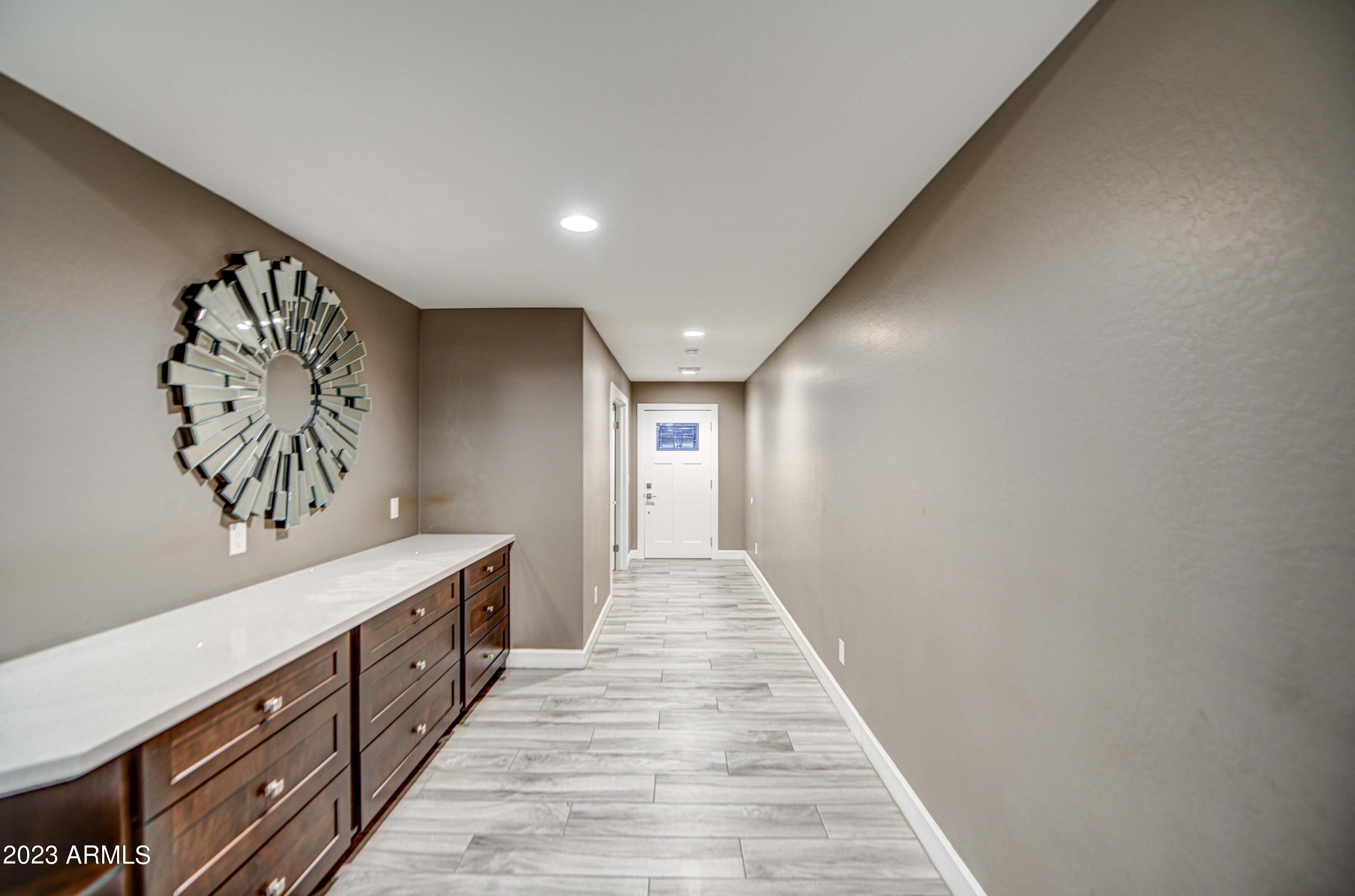 2736 East Broadway Road Phoenix, AZ 85040 - Photo 3 of 19 Entry