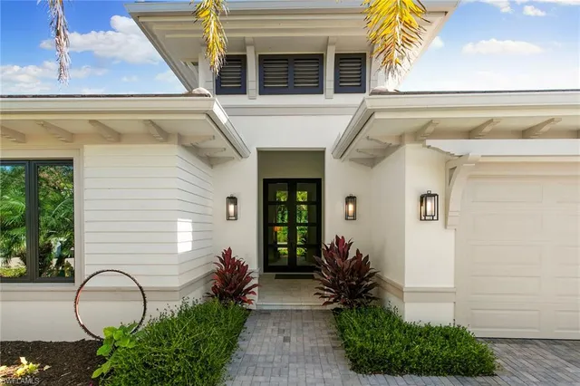 a house view with a outdoor space