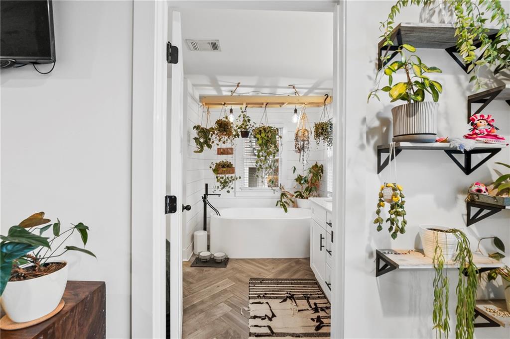 1771 Derry Avenue Southwest Atlanta, GA 30310 - Photo 25 of 45 a picture of a living room