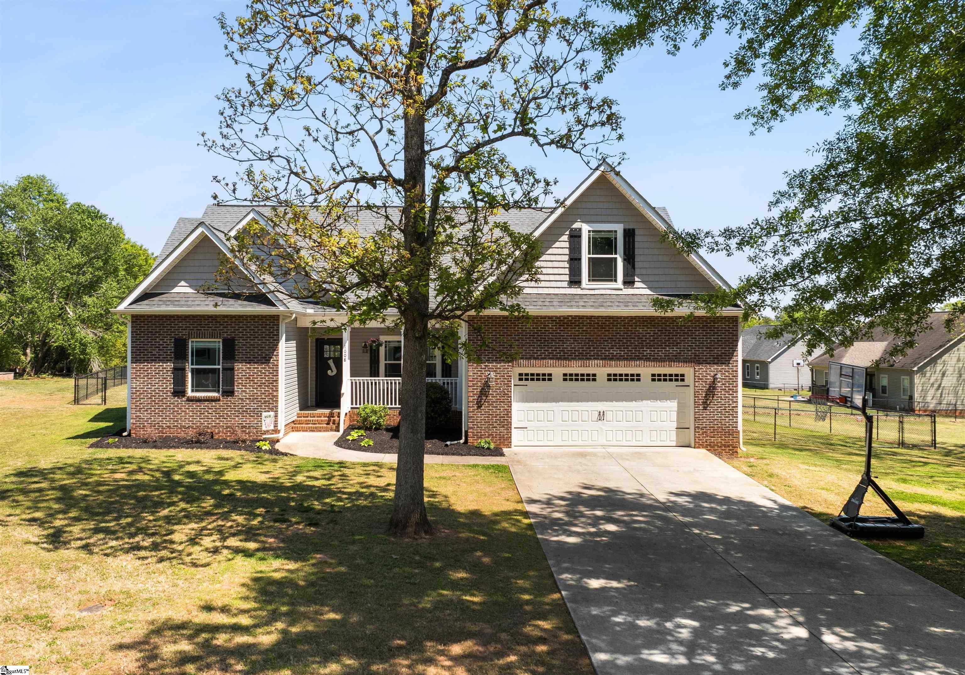 1008 Sylvia Street Greer, SC 29651 - Photo 2 of 34