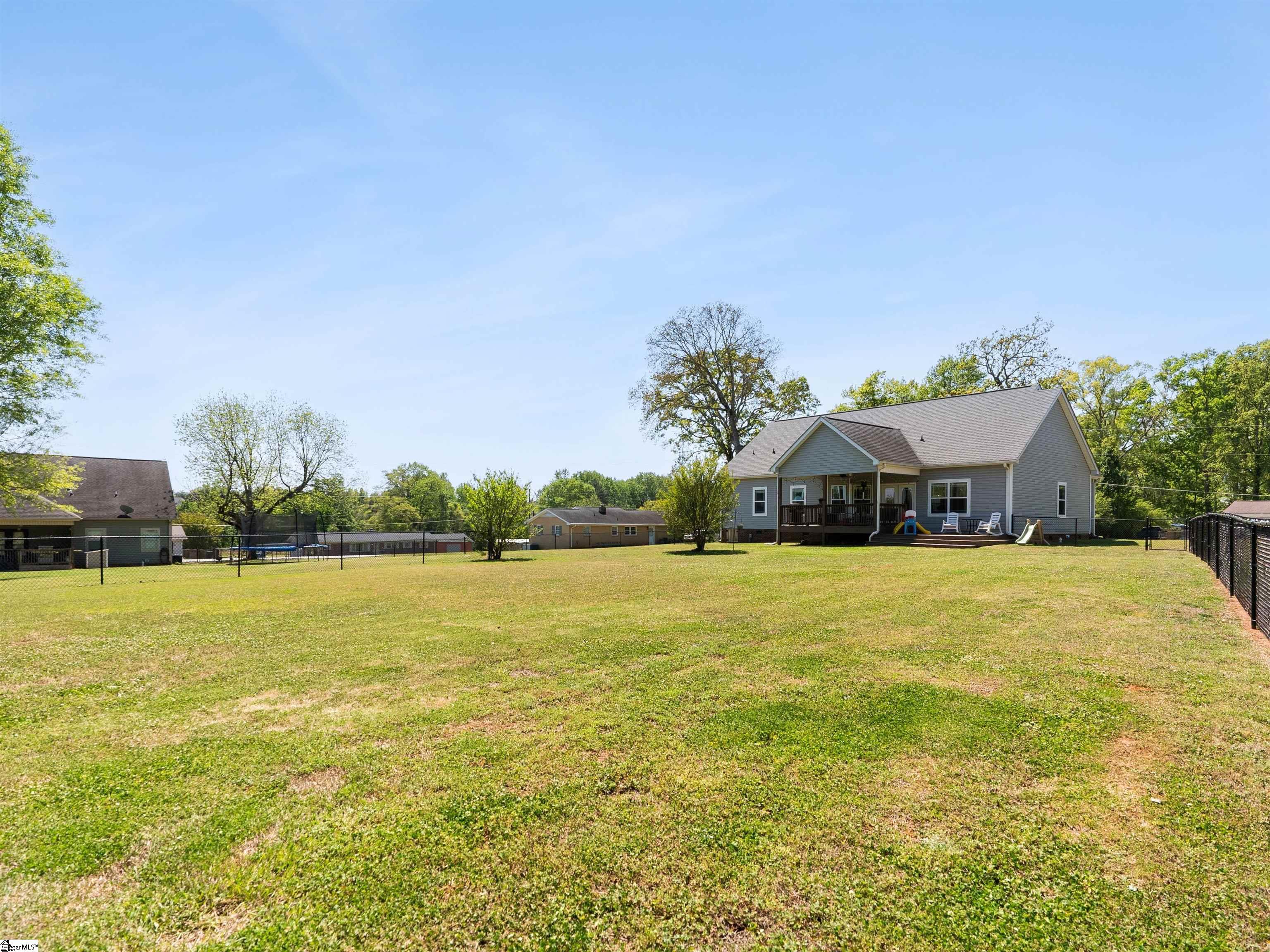 1008 Sylvia Street Greer, SC 29651 - Photo 5 of 34