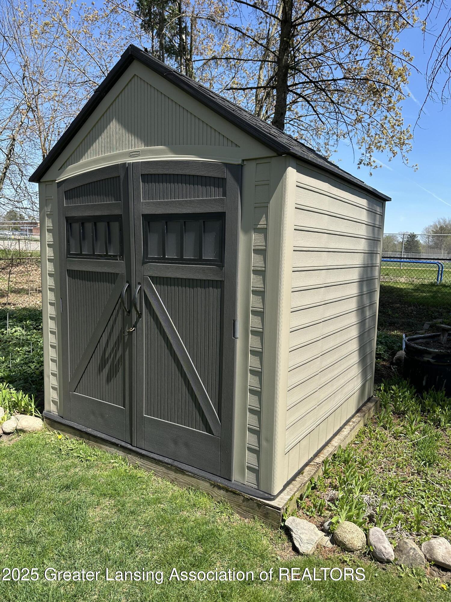 1032 Robins Road Lansing, MI 48917 - Photo 11 of 12 Shed