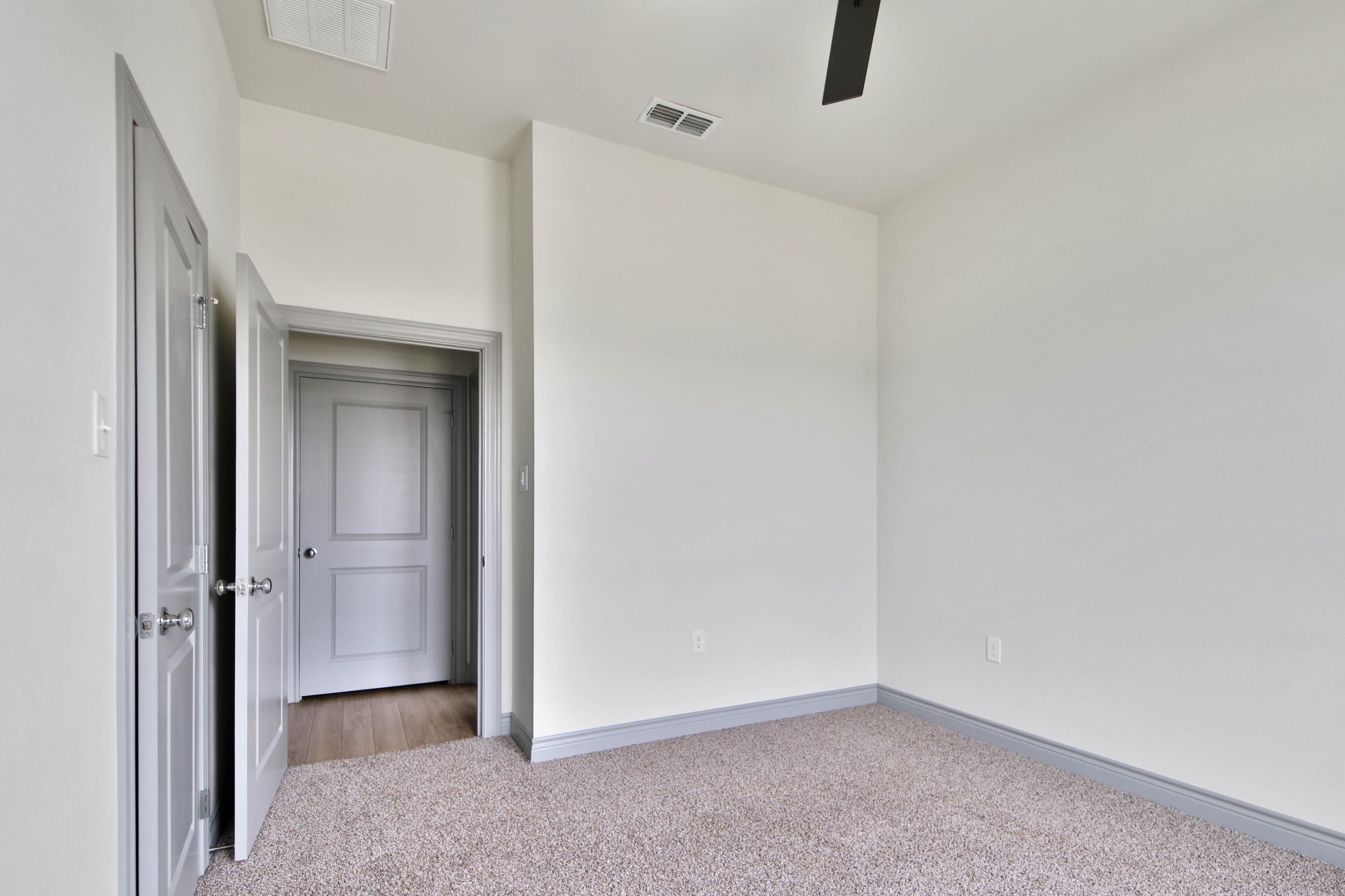 5704 117th Street Lubbock, TX 79424 - Photo 21 of 25 IMG_8594