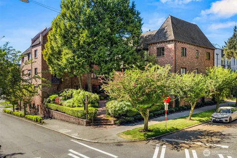 $599,000 | 1014 East Roy Street, Unit 35, Seattle, WA 98102
