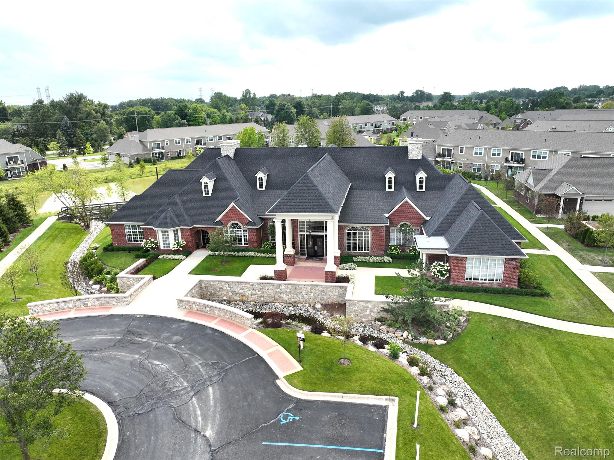 45890 South Stonewood Road Canton, MI 48187 - Photo 4 of 65 Gallery Image 4