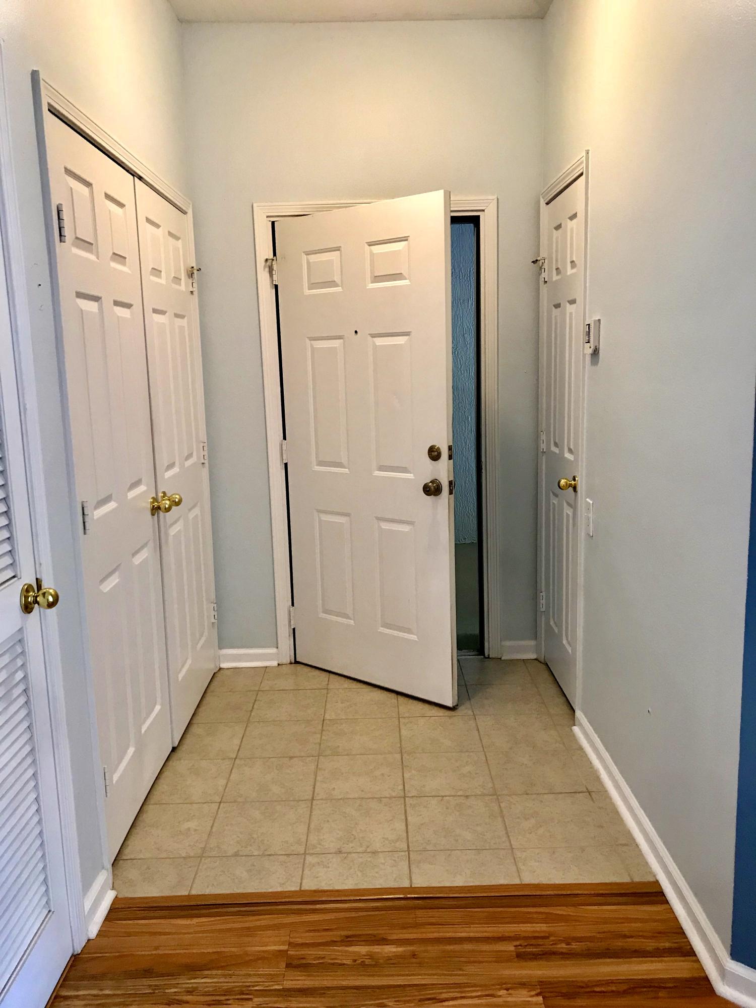 10550 Baymeadows Road, Unit 326 Jacksonville, FL 32256 - Photo 3 of 35 Front foyer