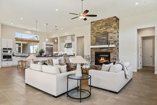 $800,000 | 998 Highland Road West, Madera, CA 93636