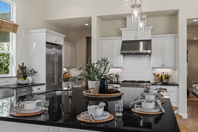 $800,000 | 998 Highland Road West, Madera, CA 93636