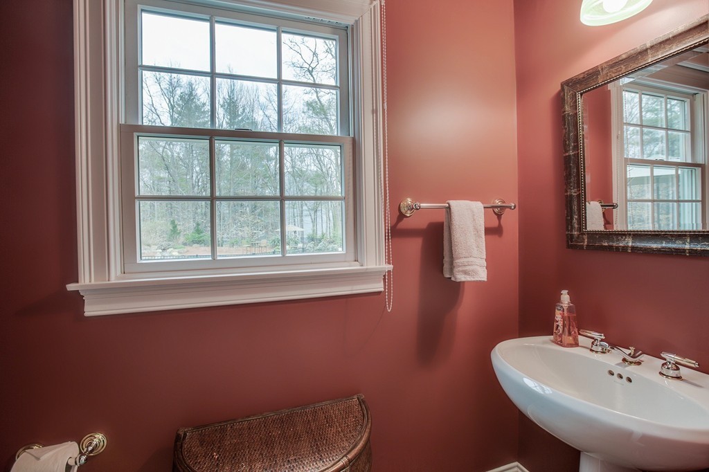 11 Crestview Road Bedford, MA 01730 - Photo 15 of 30 Gallery Image 15