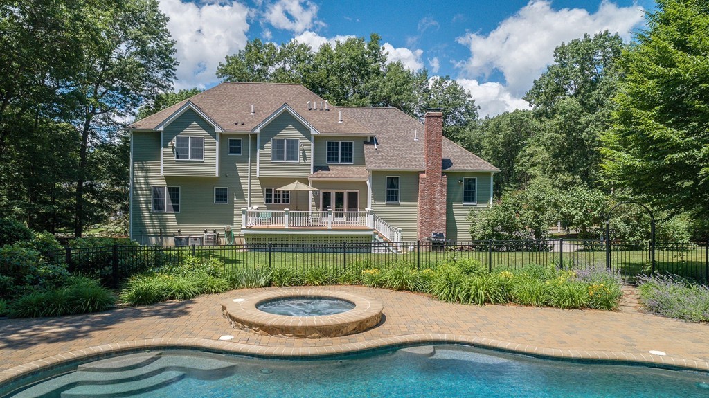 11 Crestview Road Bedford, MA 01730 - Photo 2 of 30 Gallery Image 2