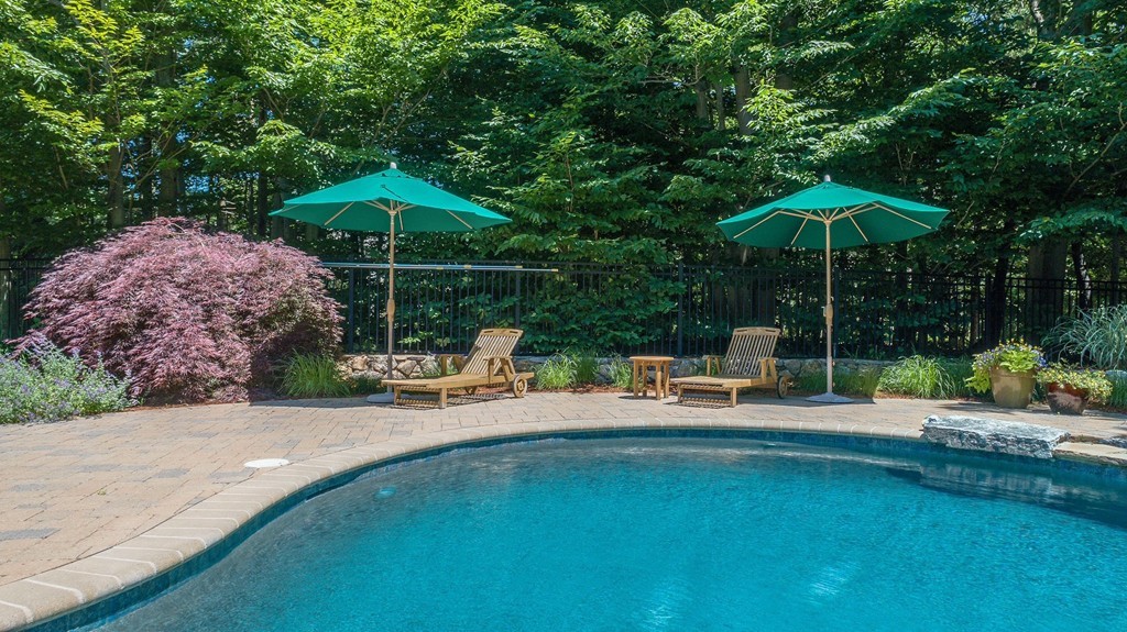 11 Crestview Road Bedford, MA 01730 - Photo 27 of 30 Gallery Image 27