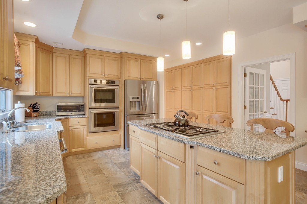 11 Crestview Road Bedford, MA 01730 - Photo 4 of 30 Gallery Image 4