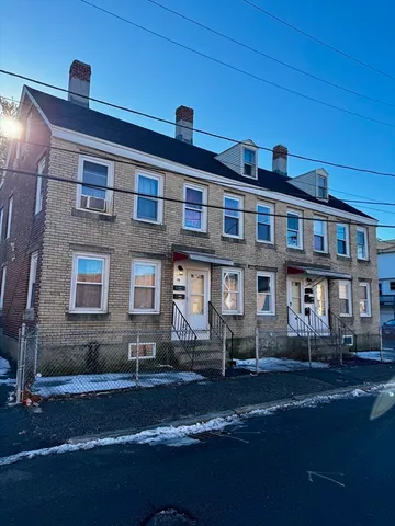 $1,600 | 151-153 Charles Street, Unit 1, Lowell, MA 01852