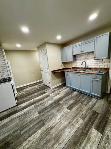 $1,600 | 151-153 Charles Street, Unit 1, Lowell, MA 01852