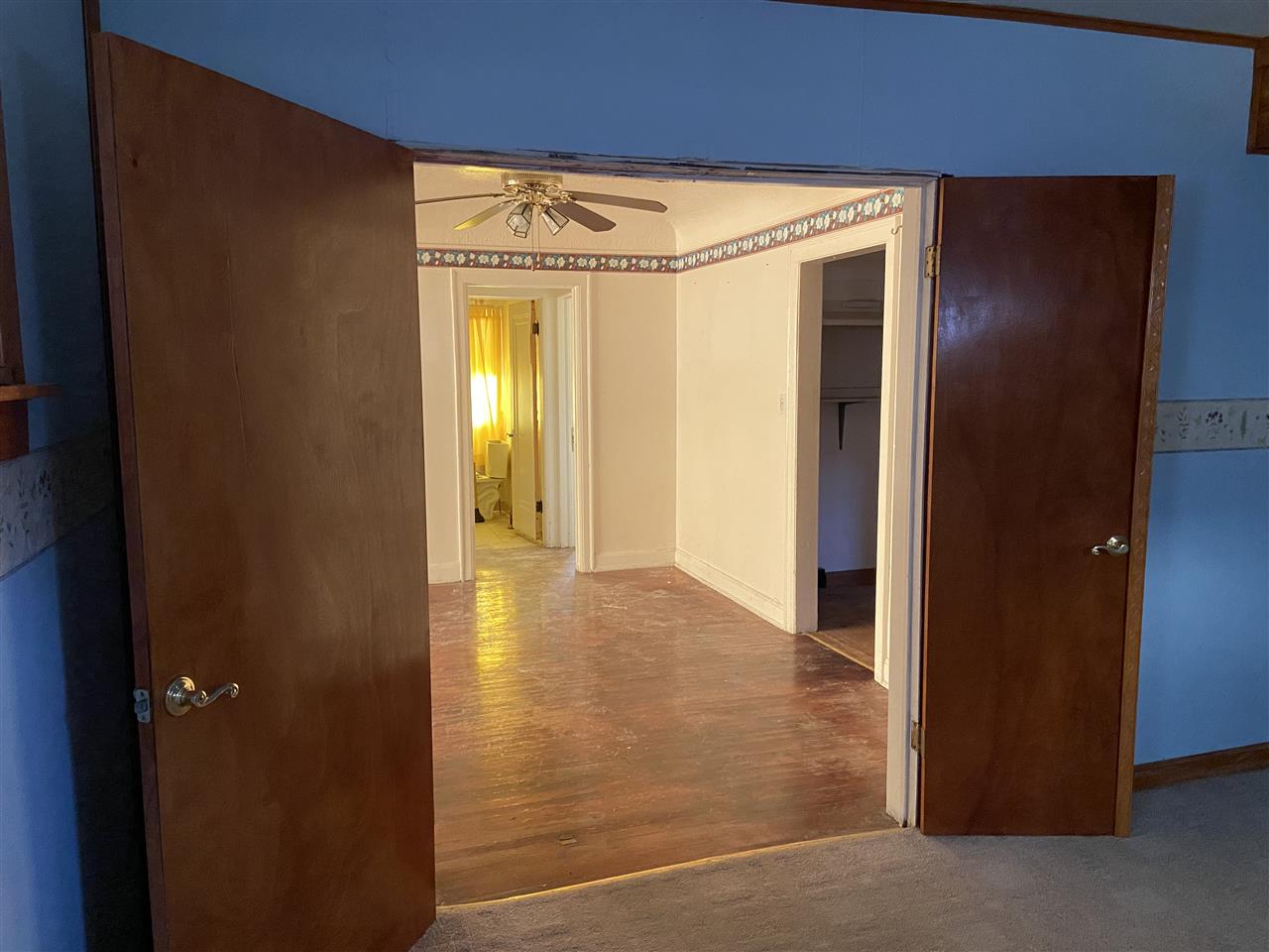 Entry bed/family room