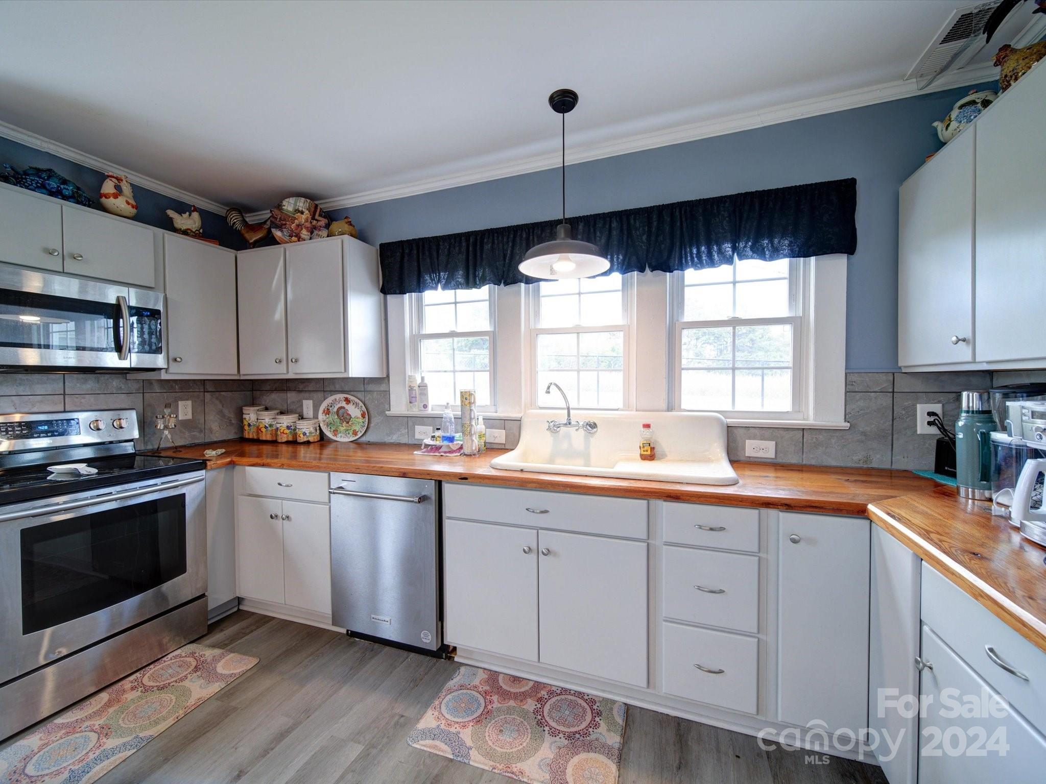 1084 Pisgah Church Road Hiddenite, NC 28636 - Photo 13 of 36 Gallery Image 13