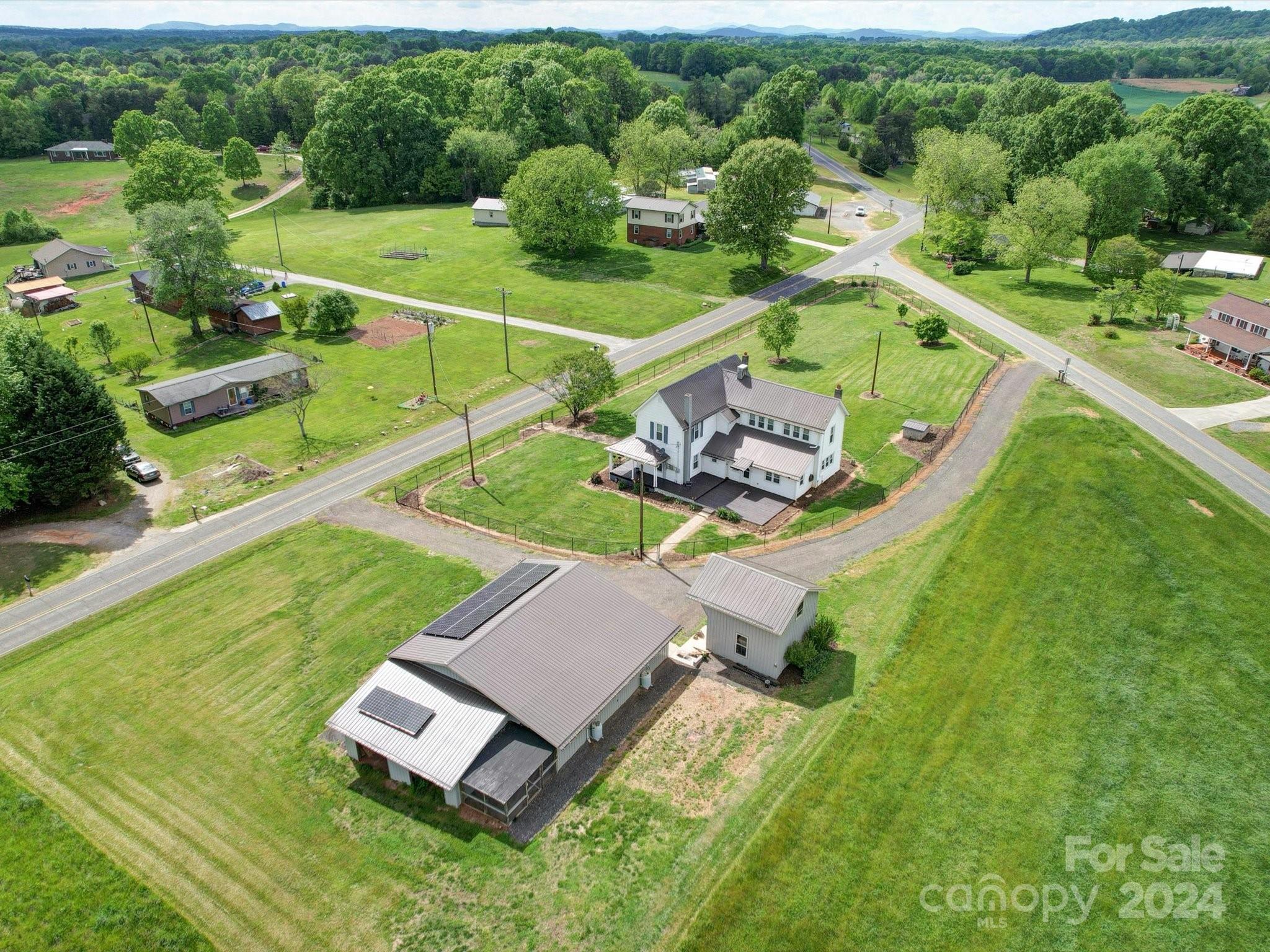 1084 Pisgah Church Road Hiddenite, NC 28636 - Photo 10 of 36 Gallery Image 10