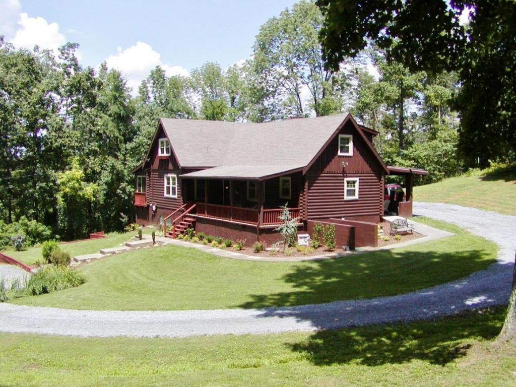 226 Cripple Creek Road Watauga, TN 37694 - Photo 2 of 18 Photo 2