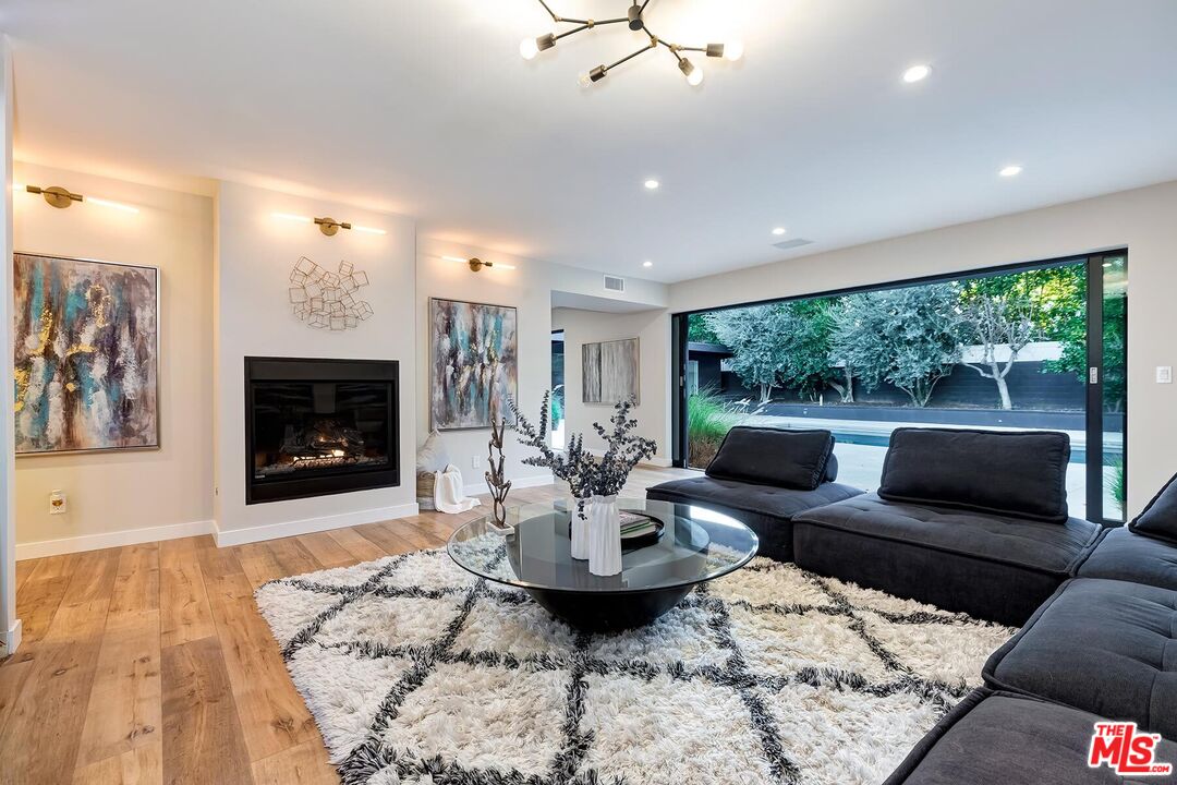 5401 Ostrom Avenue Encino, CA 91316 - Photo 22 of 73