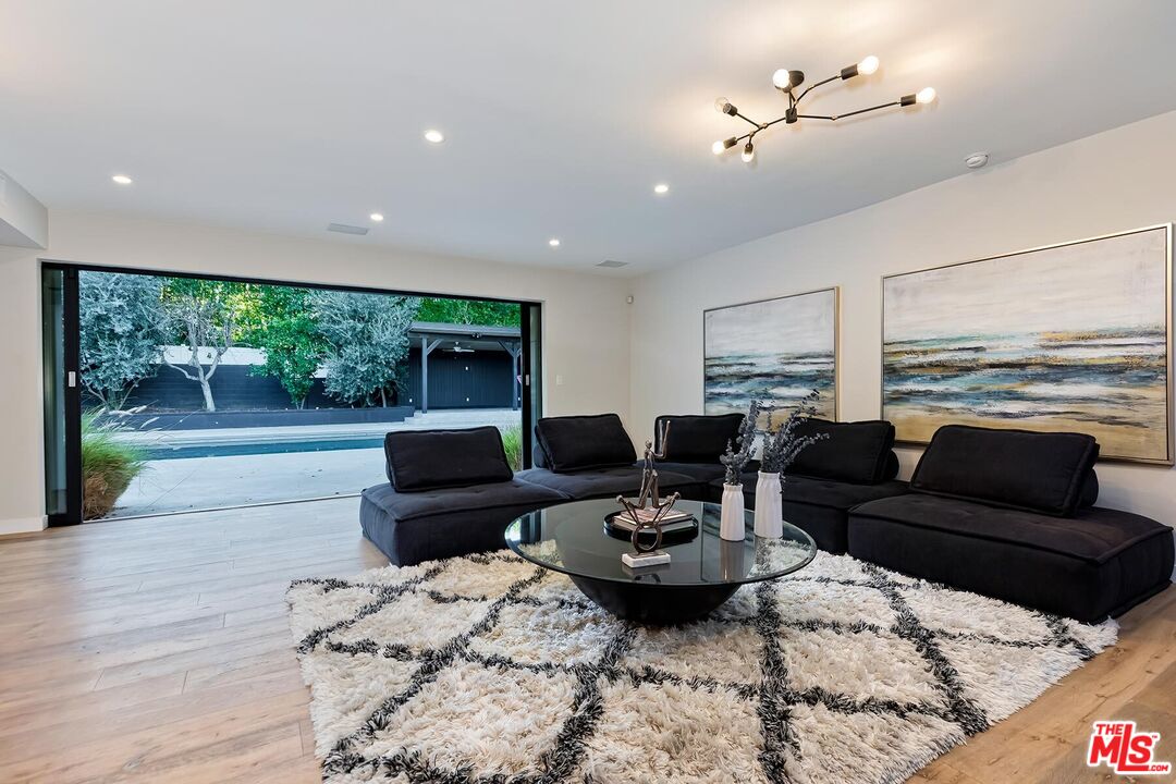 5401 Ostrom Avenue Encino, CA 91316 - Photo 23 of 73