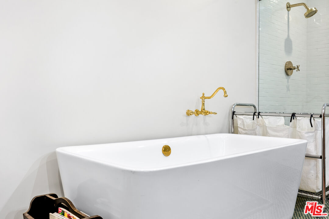 5401 Ostrom Avenue Encino, CA 91316 - Photo 37 of 73
