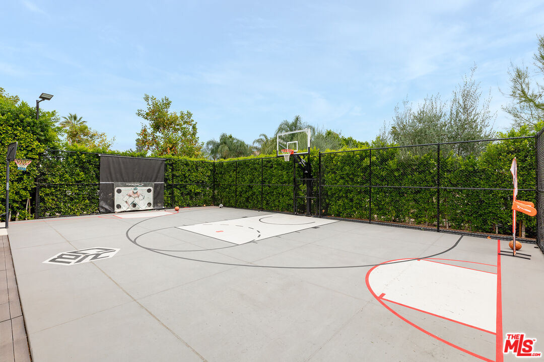 5401 Ostrom Avenue Encino, CA 91316 - Photo 55 of 73