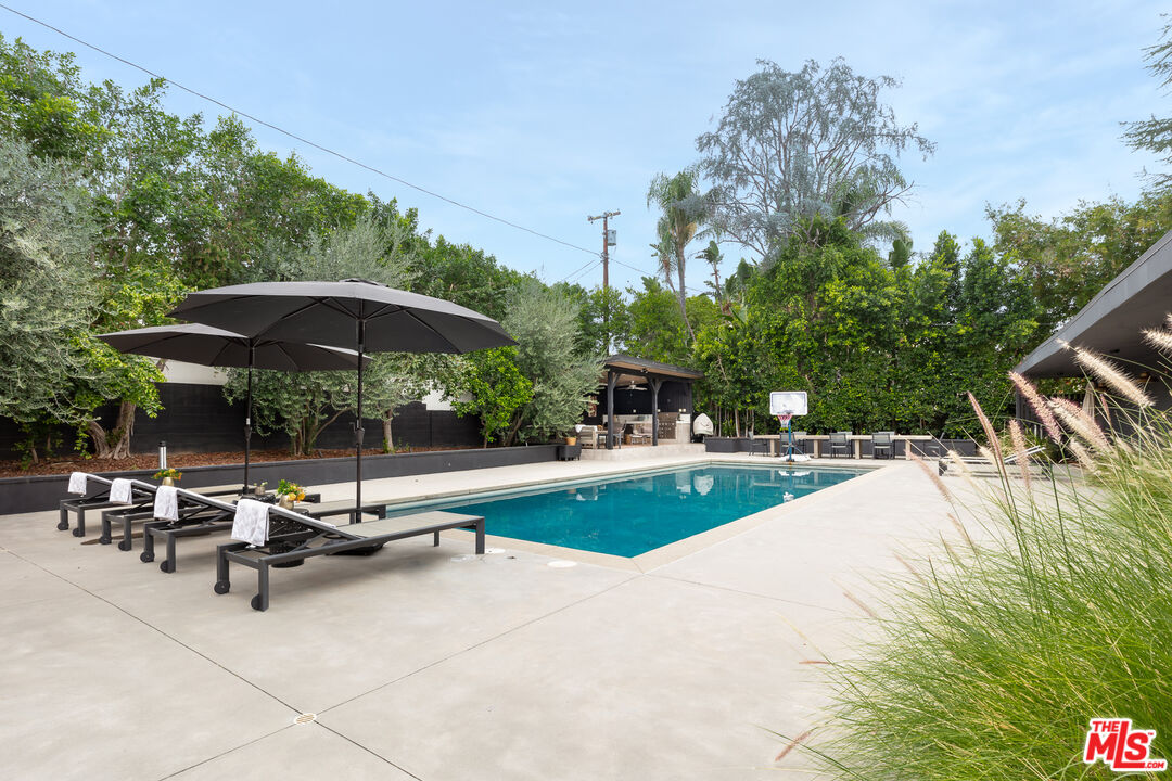 5401 Ostrom Avenue Encino, CA 91316 - Photo 58 of 73