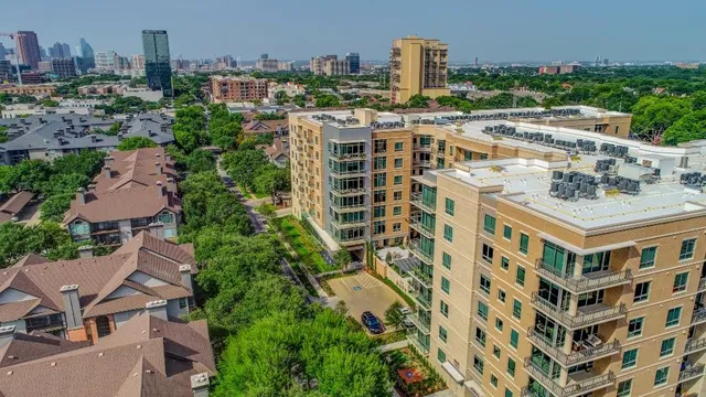 $3,328 | 4719 Cole Avenue, Unit 860, Dallas, TX 75205