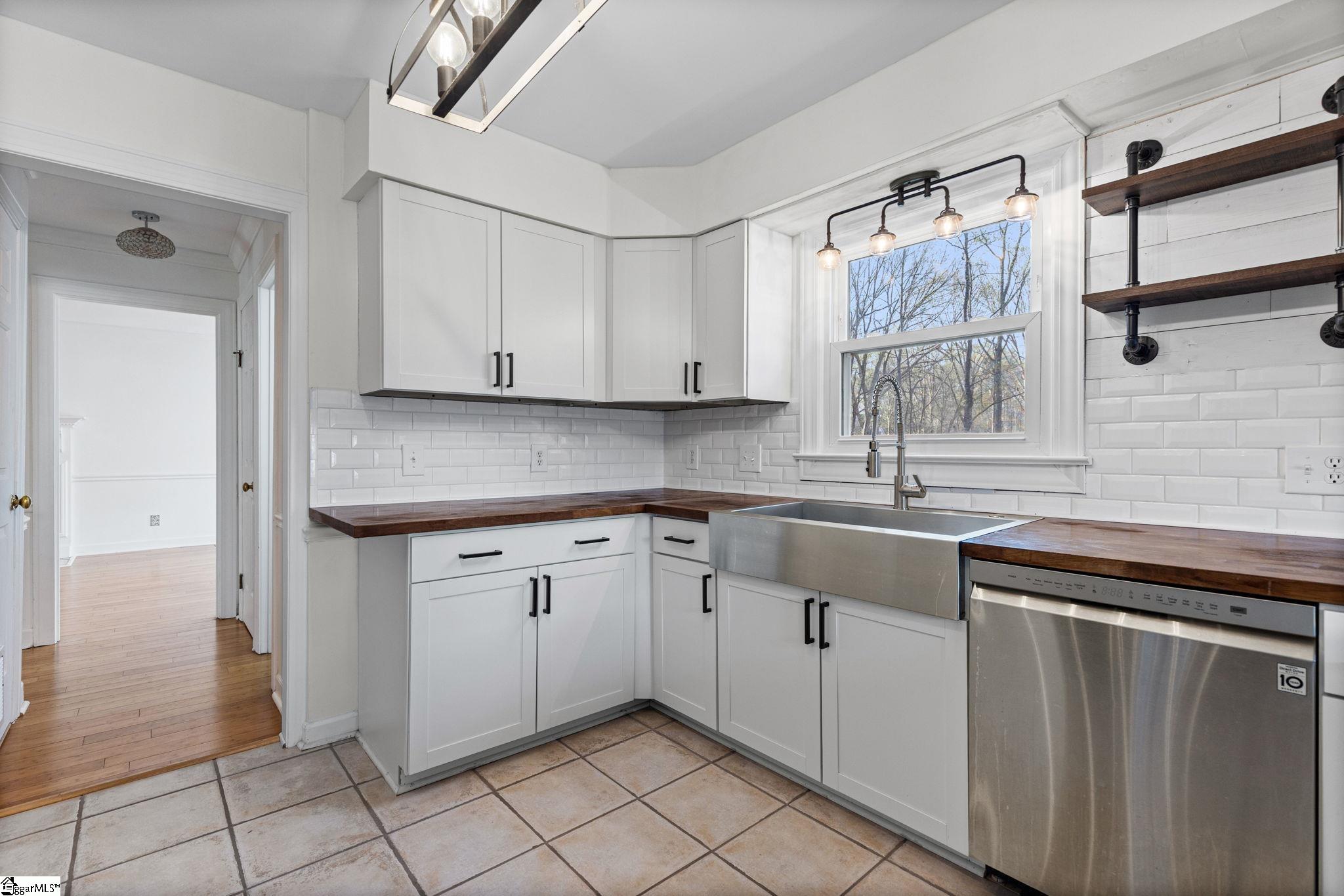 505 Foxhound Road Simpsonville, SC 29680 - Photo 6 of 46