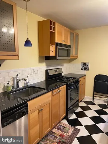 $1,800 | 351 Homeland Southway, Unit 3B, Baltimore, MD 21212