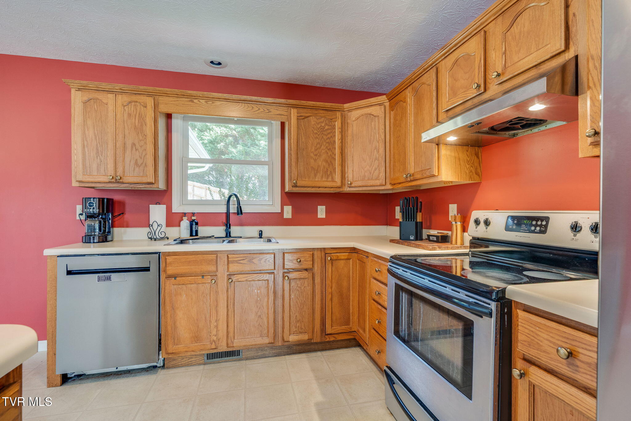 174 East Ridges Drive Chuckey, TN 37641 - Photo 10 of 32 010