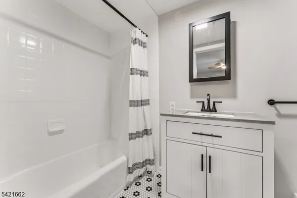 $2,000 | 11 Czaplicki Street, Manville, NJ 08835