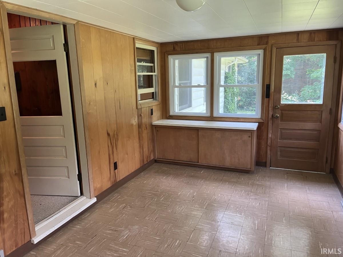 211 Carter Road Goshen, IN 46526 - Photo 12 of 27 Gallery Image 12