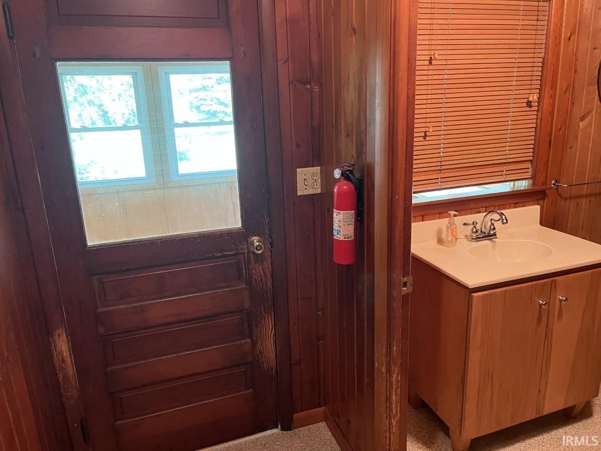 211 Carter Road Goshen, IN 46526 - Photo 10 of 27 Gallery Image 10