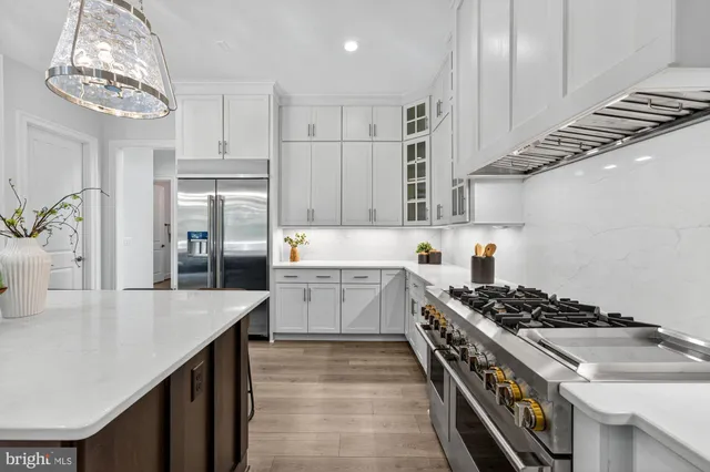 $2,249,900 | 613 Blackstone Terrace Northwest, Vienna, VA 22180