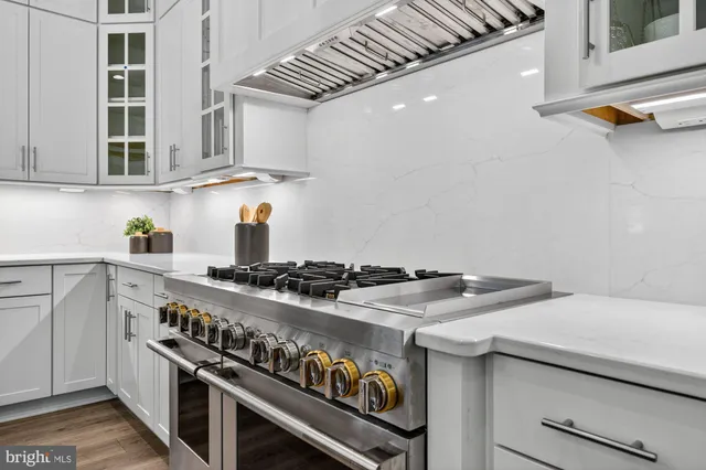 $2,249,900 | 613 Blackstone Terrace Northwest, Vienna, VA 22180