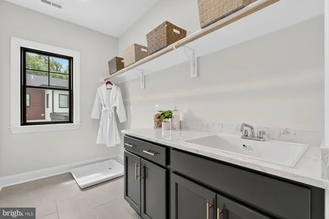 $2,249,900 | 613 Blackstone Terrace Northwest, Vienna, VA 22180